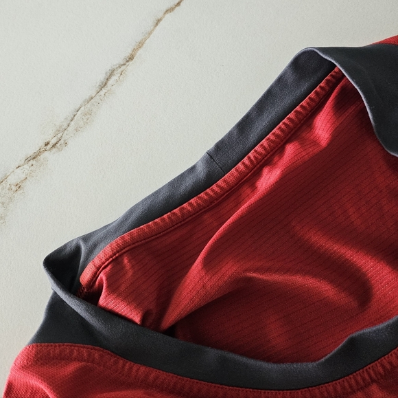 Lululemon Men's Red Crew Swift T-Shirt Classic Octagon Logo Sz XL - Picture 7 of 12